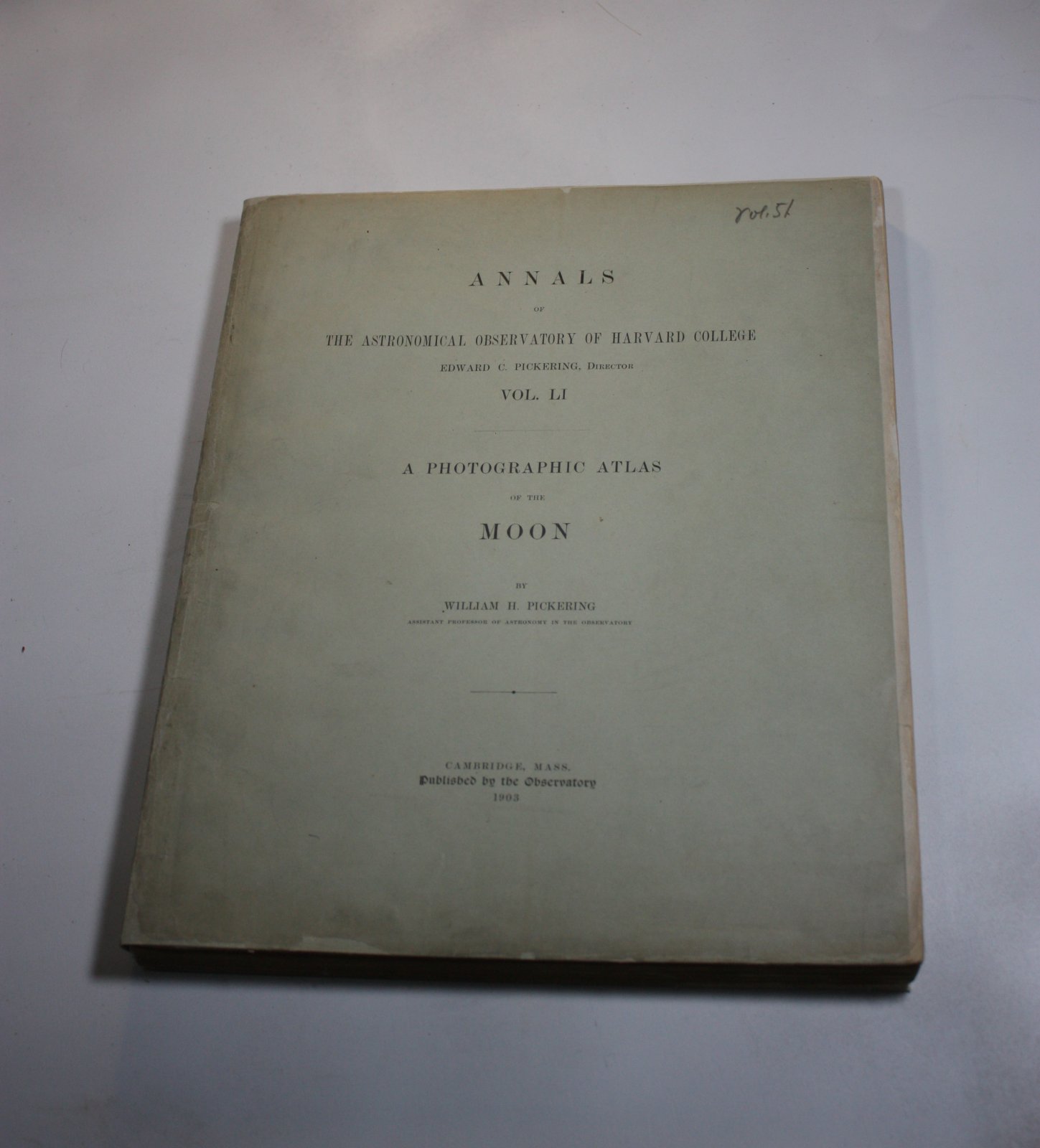 A photographic atlas of the Moon  ANNALS vol LI